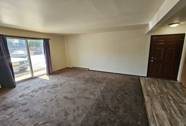 Foto del edificio - 820 Edgebrook Dr