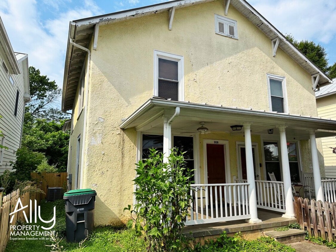 Primary Photo - 908 Anderson St