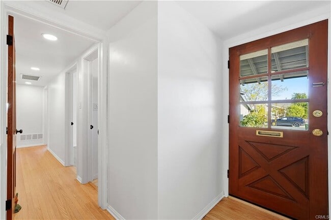 Foto del edificio - 9207 Whitaker Ave