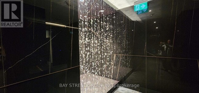 Photo du bâtiment - 11 Yorkville Ave