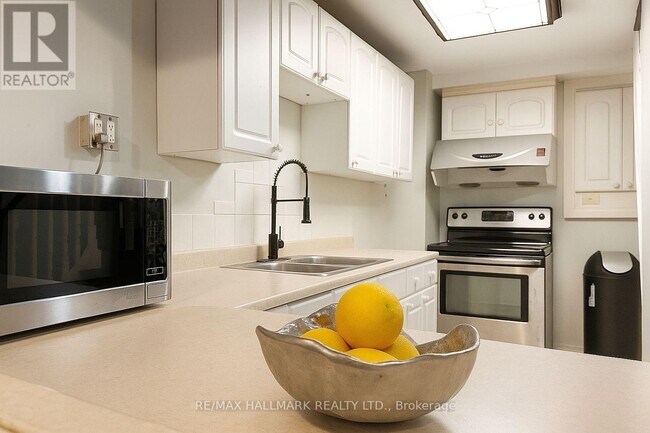 Building Photo - 92 Weldrick Rd E