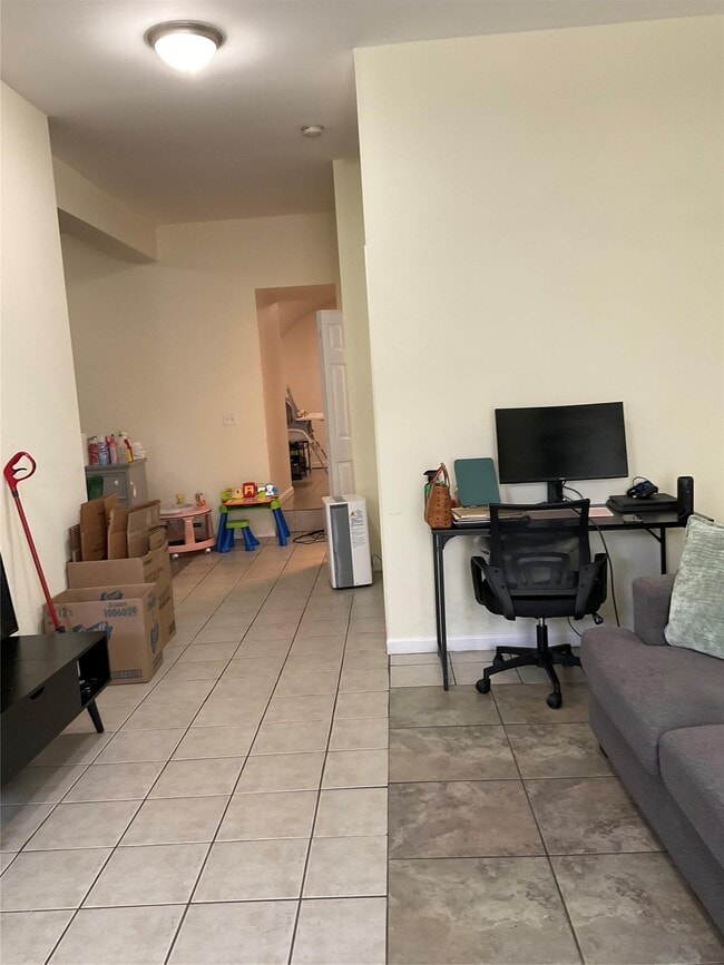 Building Photo - 18 Schneider Ave