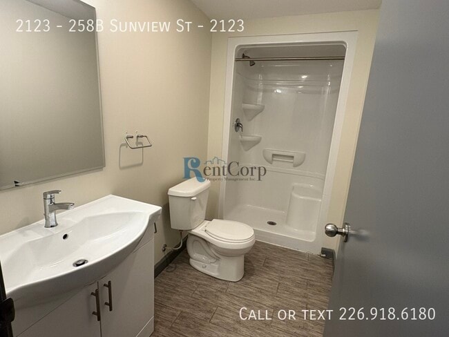 Building Photo - 258B-258B Sunview St