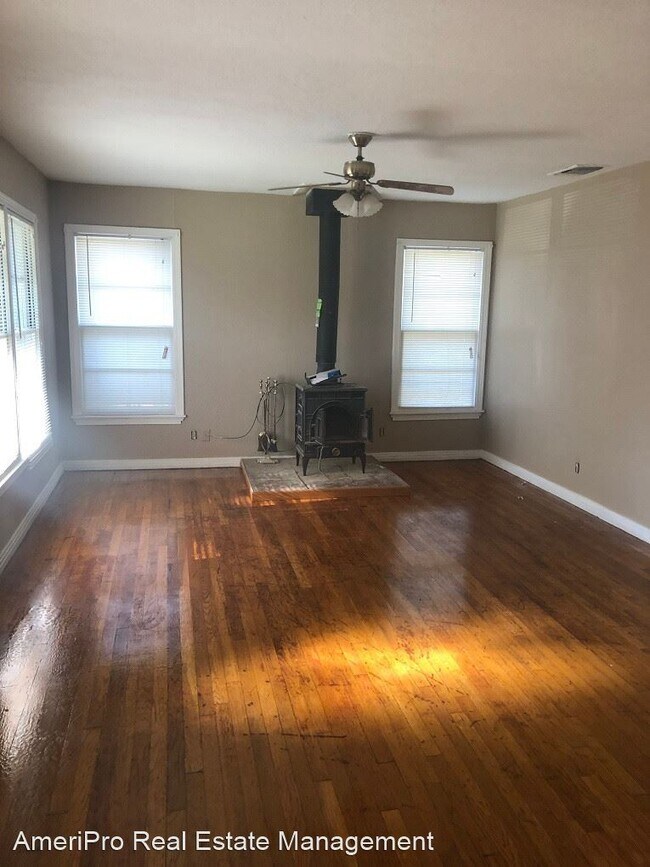 Foto del edificio - 3 br, 2 bath House - 1010 WASHINGTON BLVD