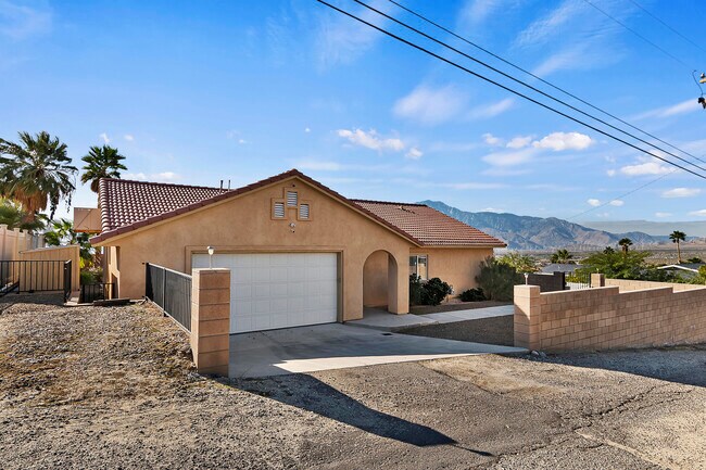 Building Photo - 66900 Mission Lakes Blvd