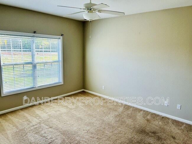 Building Photo - 1477 River Park Ln