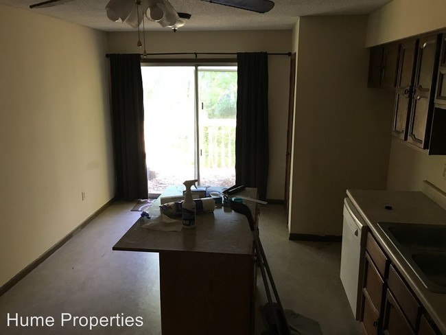 Building Photo - 652-654-654 Pear Tree Cir