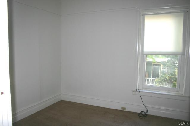 Building Photo - 464 N New St