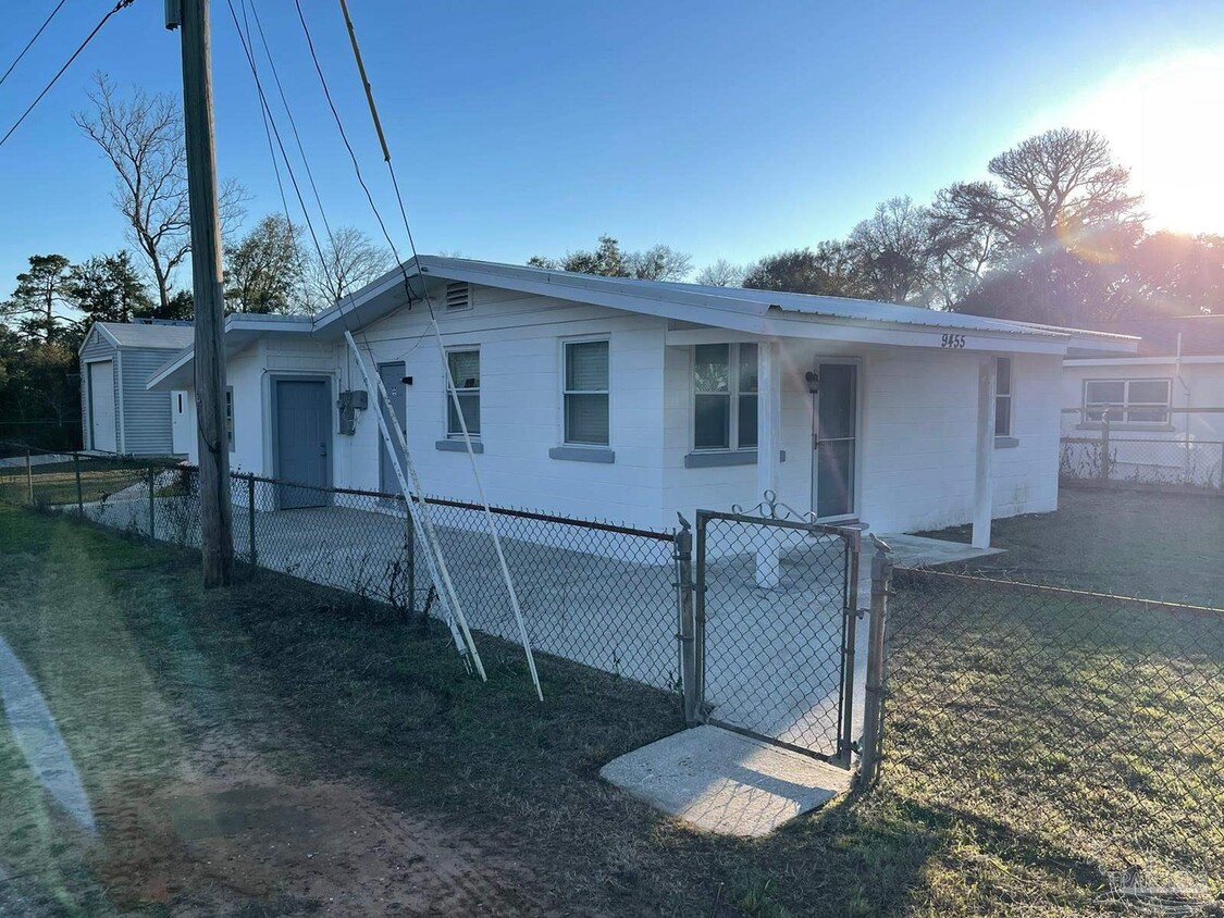 Primary Photo - 9455 N Loop Rd