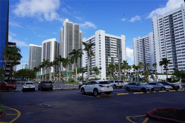 Foto del edificio - 1913 S Ocean Dr