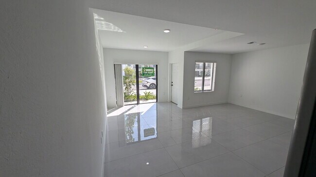 Foto del edificio - 14559 SW 261 St Ter