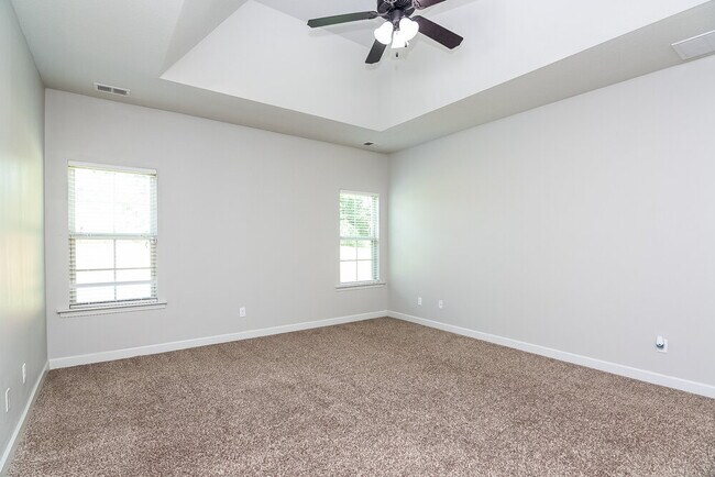 Building Photo - 2674 Champion Hills Dr