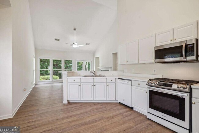 Building Photo - 1118 Sadlers Close