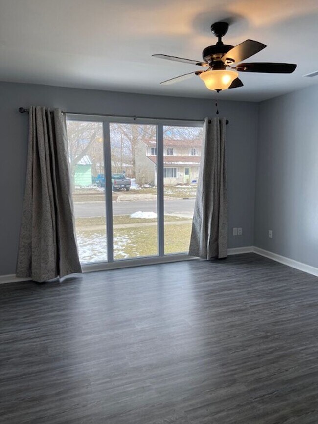 Foto del edificio - Necently updated Downtown Chelsea Ranch