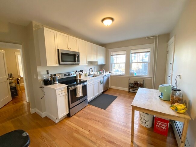 Building Photo - 21 Moraine St