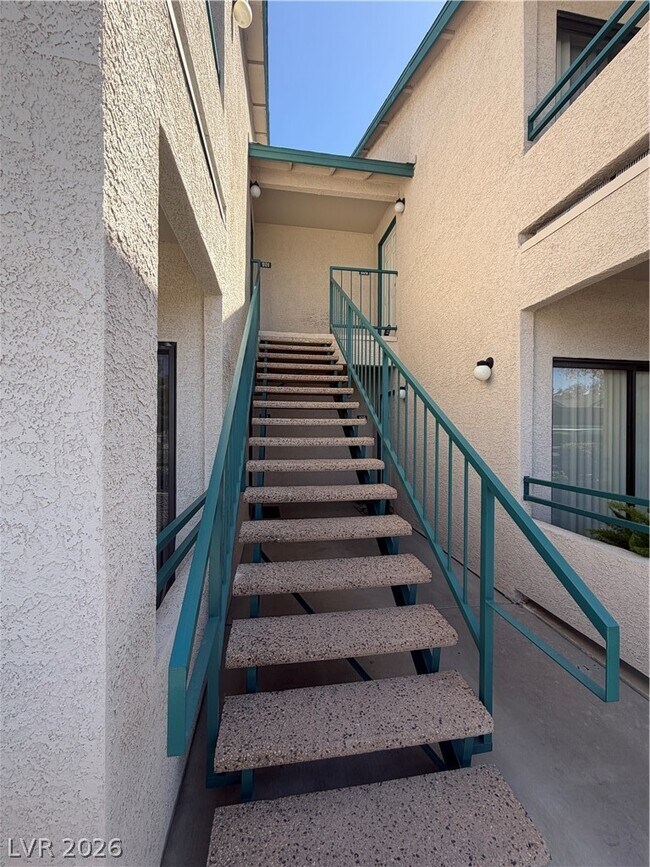 Foto del edificio - 5271 S Lindell Rd