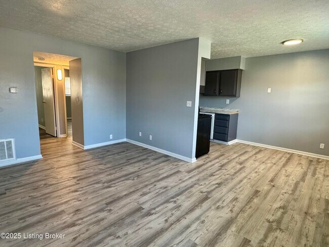 Foto del edificio - 3108 Springfield Dr