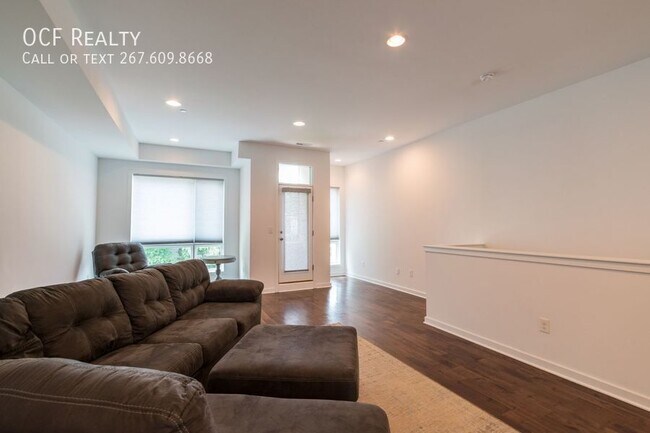 Building Photo - Three Bed Brewerytown Townhome