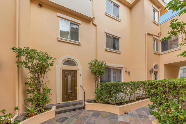 Foto del edificio - 4732 Radford Ave