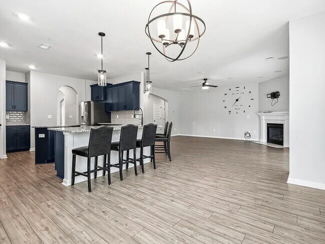 Foto del edificio - Expansive 6-Bedroom Home – 4300 Sq Ft in Arcadia