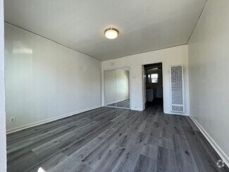 Building Photo - 2617 Sacramento St