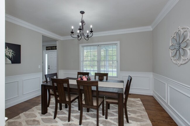 Foto del edificio - 301 Glen Forest Dr