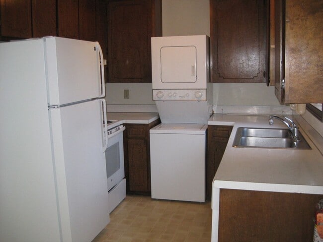 Building Photo - 2-Bedroom Townhouse in South Corvallis!