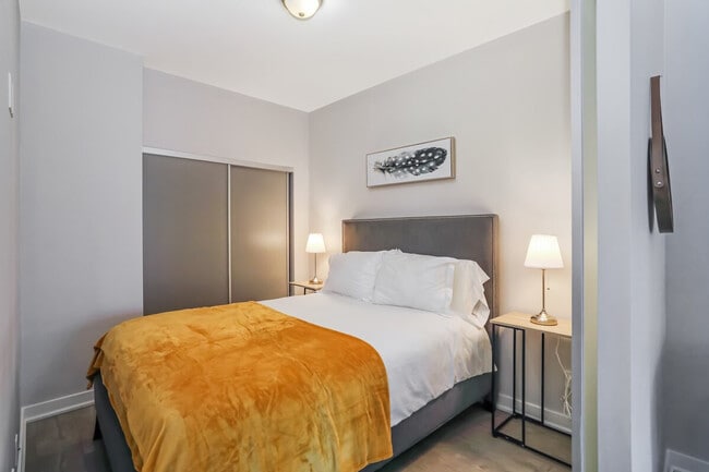 Building Photo - 208 Adelaide St W