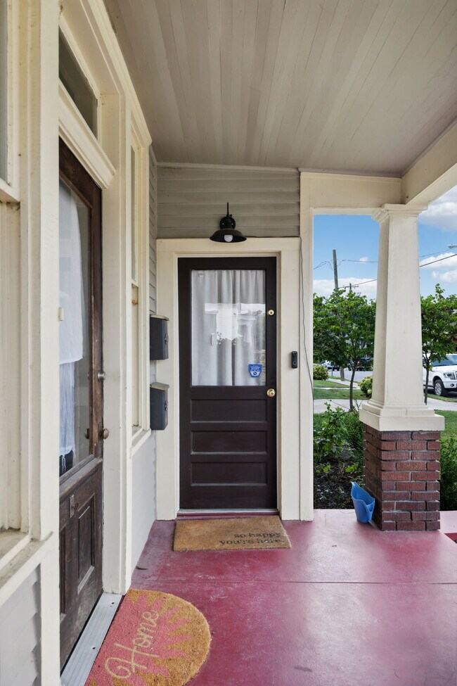 Building Photo - 1505 Dallas Ave