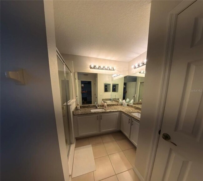 Foto del edificio - 14731 Peekskill Dr
