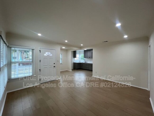 Building Photo - 10306 Buford Ave