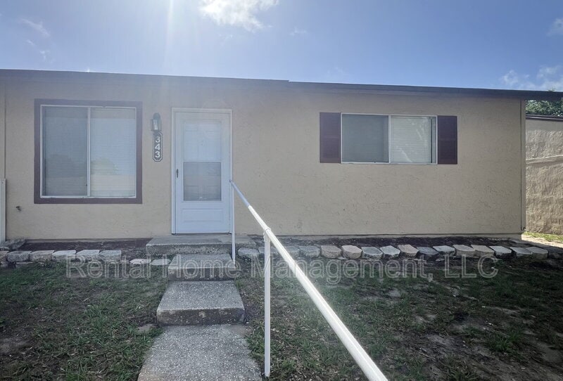Primary Photo - 343 E Rosewood Ln