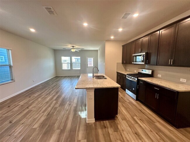 Foto del edificio - 1636 Briar Hunt Dr