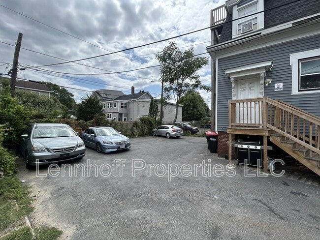 Building Photo - 340 Haverhill St