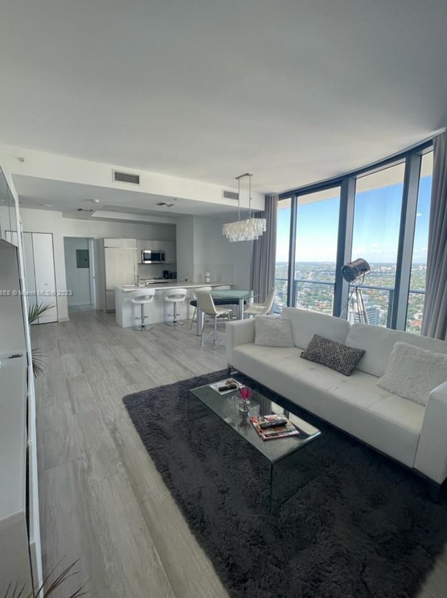 Foto del edificio - Remarks:	Enjoy stunning Skyline and Bay vi...