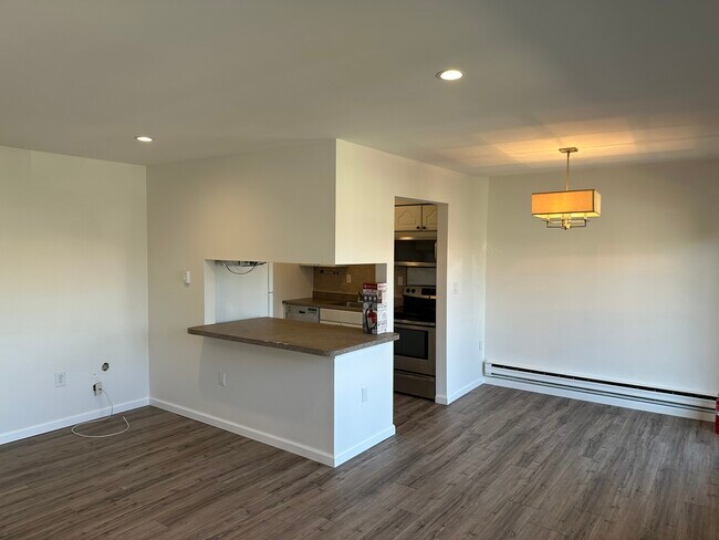 Building Photo - 14 Hilltop Ter