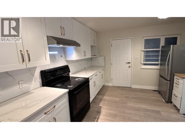 Building Photo - 5552 Jersey Ave