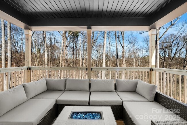 Building Photo - 115 Brentwood Dr