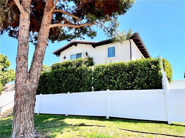 Foto principal - 3918 W 242nd St