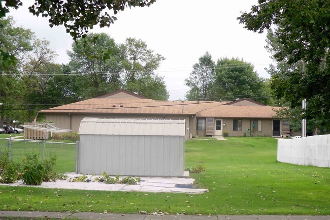 Building Photo - Casselton Manor