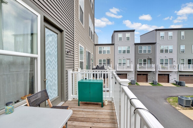 Building Photo - 2502 Emerald Branch Dr