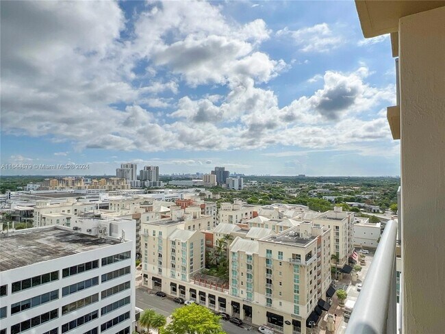 Foto del edificio - 9055 SW 73rd Ct
