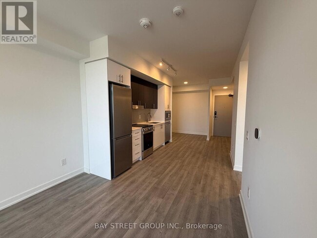 Building Photo - 5105 Hurontario St