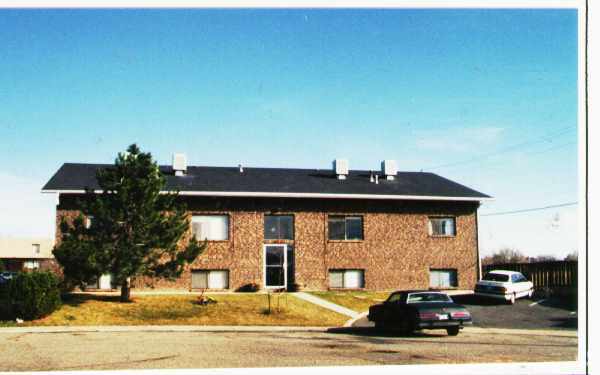Primary Photo - Glenmoor Apartments