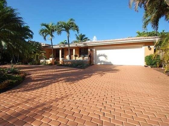 Primary Photo - 612 Hibiscus Dr