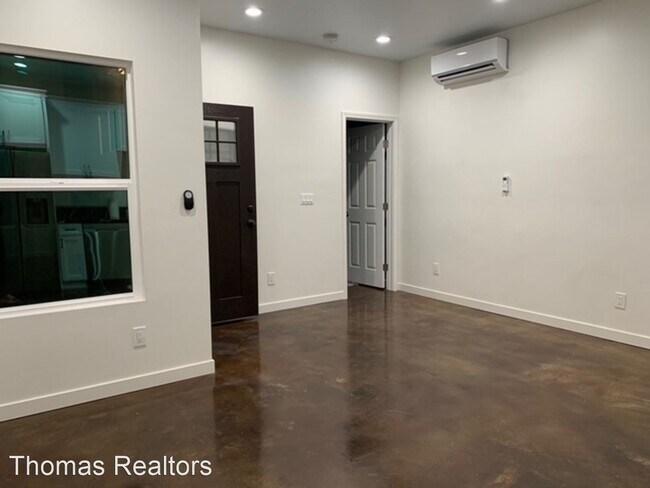 Foto del edificio - Studio, 1 bath House - 2577 C Street