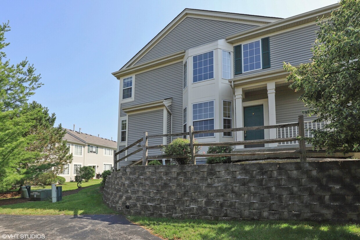 781 Creekside Cir, Gurnee, IL 60031 Townhome Rentals in Gurnee IL