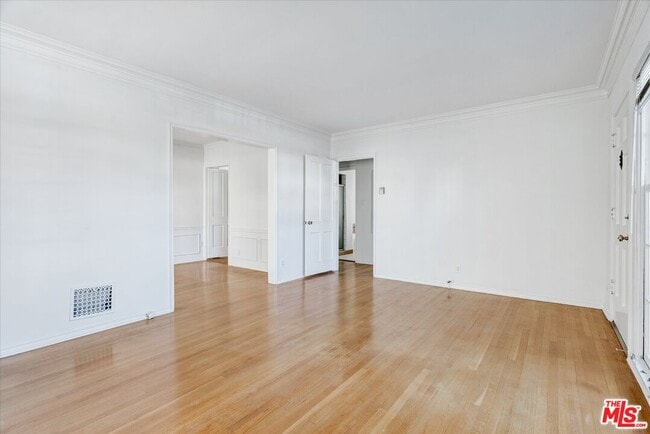 Foto del edificio - 142 N Hamilton Dr