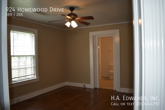 Building Photo - 924 Homewood Dr