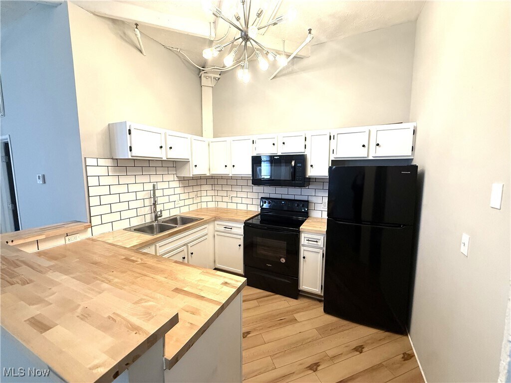 1133 W 9th St Cleveland, OH 44113 – photo 4
